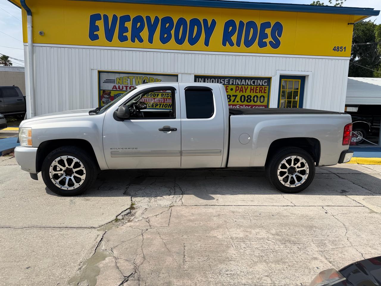 chevrolet silverado 1500 2011 1GCRCSE08BZ395045 image chevrolet silverado 1500 2011 1GCRCSE08BZ395045 image